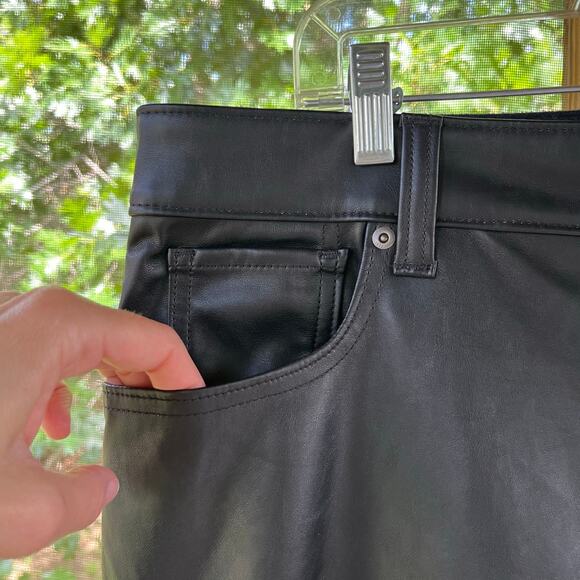 Gap Women's Cheeky Straight High Rise Pants Black Vegan Leather Size 18R. NEW - Picture 5 of 9